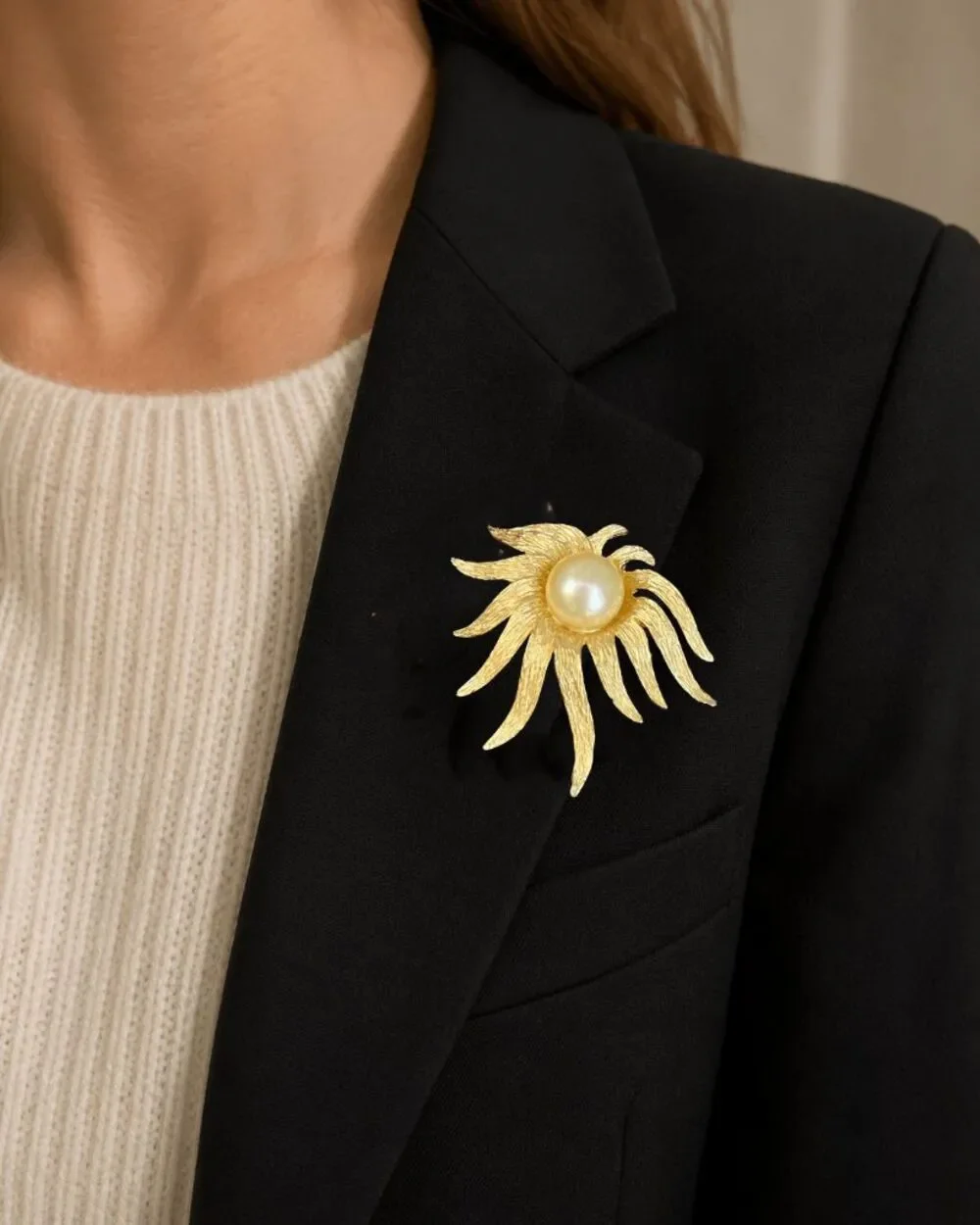 VTG Judy Lee Gold Tone Celestial Sun Faux Pearl Statement Brooch Pin 2.5